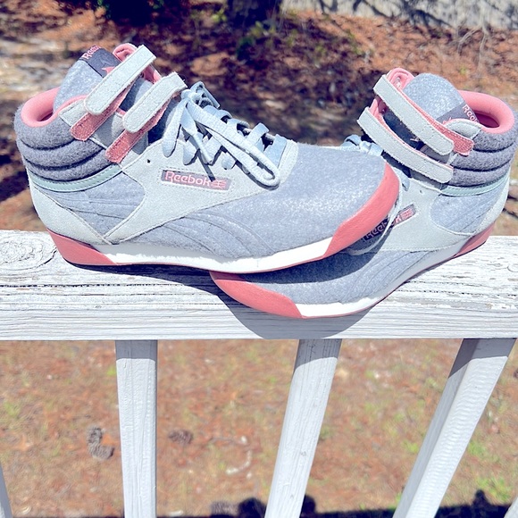 Reebok 80’s Classic Freestyle Grey/Pink Hi Top - Picture 3 of 5